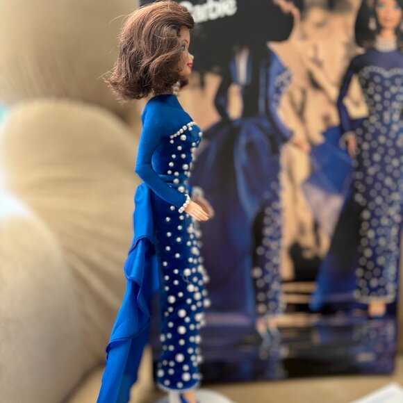 NEW AUTH EVENING PEARL PRESIDENTIAL PORCELAIN LTD BARBIE DOLL #12825 - Picture 5 of 16